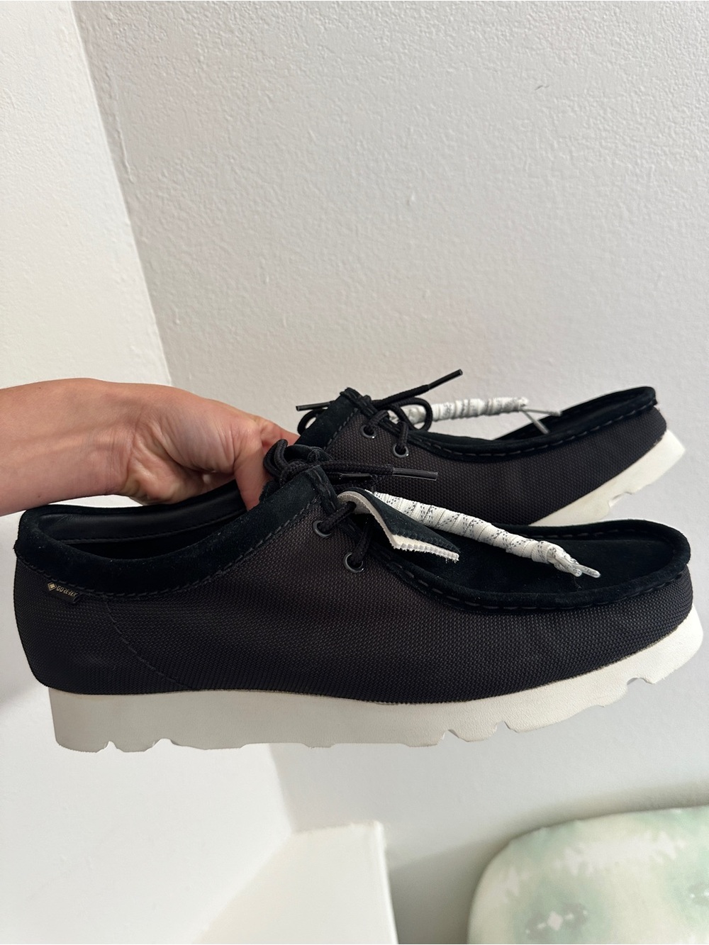 CLARKS ORIGINALS - Wallabee Low Gore-Tex Suede Desert Boots - Black NWT